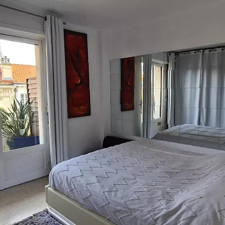 Centre, 3p/terrasse , 300 M Plages. Канны